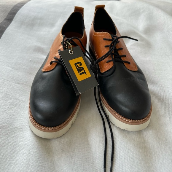 Caterpillar Shoes - CAT Footwear Black and Tan Windup Leather Oxford